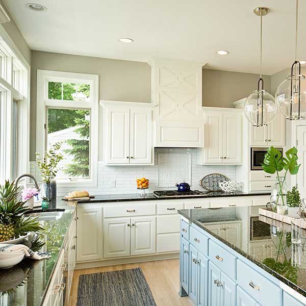 Modern kitchen with open concept and bar counter